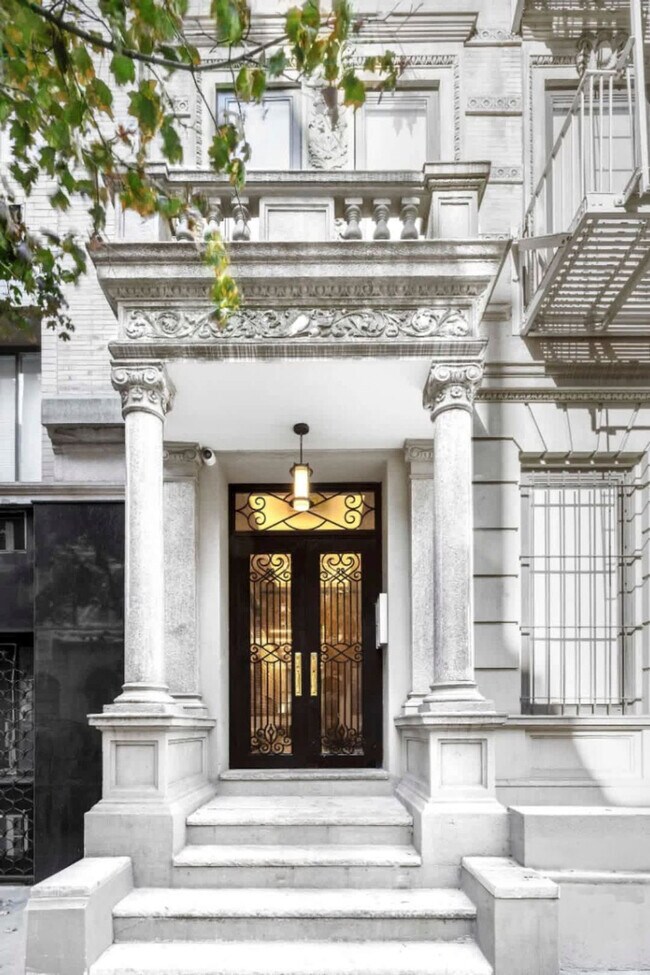 125 E 83rd St in New York, NY - Building Photo - Building Photo