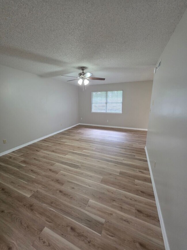1213 University Dr-Unit -1215 in Russellville, AR - Building Photo - Building Photo