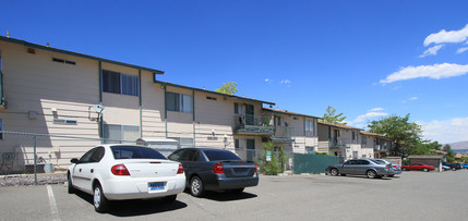 Kings Row Apartments in Reno, NV - Foto de edificio - Building Photo