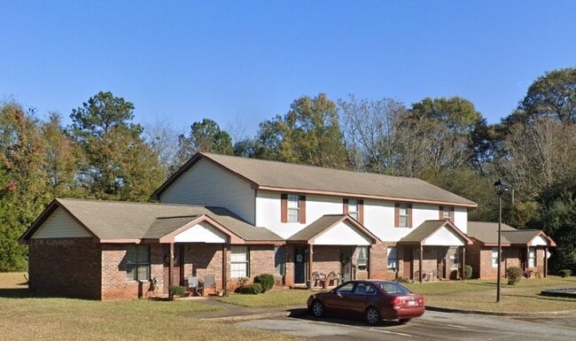 102 Mountain View Ct in Hamilton, GA - Building Photo - Building Photo