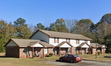 102 Mountain View Ct in Hamilton, GA - Building Photo - Building Photo