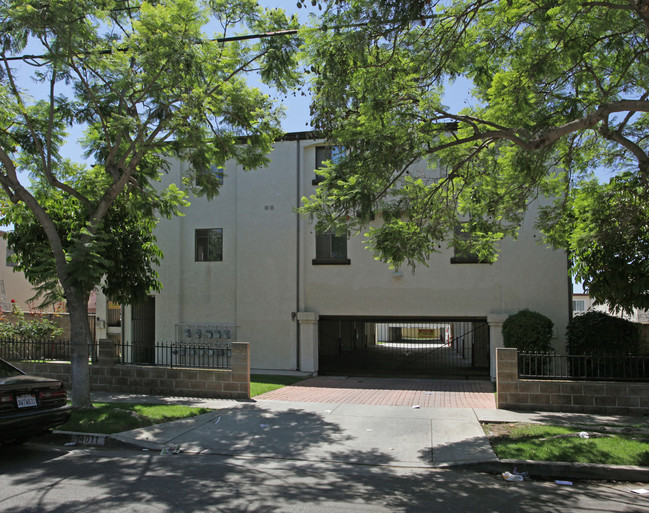 14011 S Budlong Ave in Gardena, CA - Foto de edificio - Building Photo