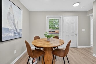 The Grove Apartments in Charlotte, NC - Foto de edificio - Building Photo