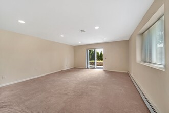 79 Myrtle Ave in Edgewater, NJ - Building Photo - Building Photo