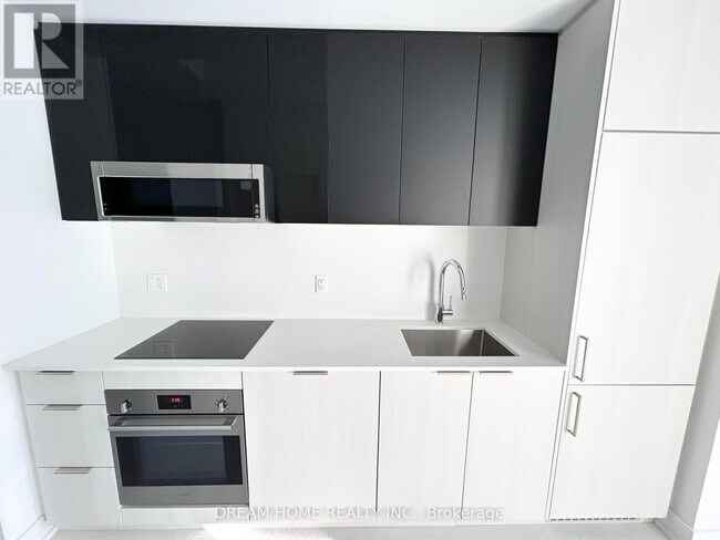 308 Jarvis St in Toronto, ON - Building Photo - Building Photo