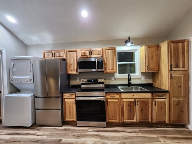 property at 206 Lincoln St