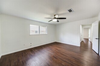 5930 Miller Valley Dr in Houston, TX - Building Photo - Building Photo