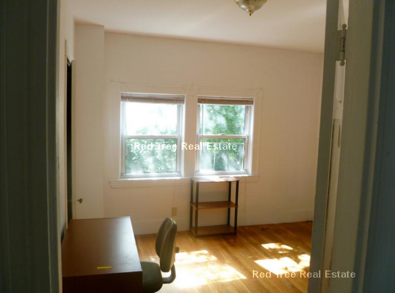 12 Verndale St, Unit 2 in Brookline, MA - Building Photo