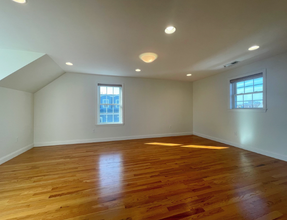 12 Naviens Ln in Waltham, MA - Building Photo - Building Photo