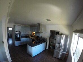 6002 Hazelbrook Ave in Lakewood, CA - Building Photo - Building Photo