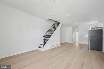 330 N 61st St in Philadelphia, PA - Building Photo - Building Photo