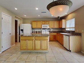 6924 Lake Eaglebrooke Dr in Lakeland, FL - Building Photo - Building Photo