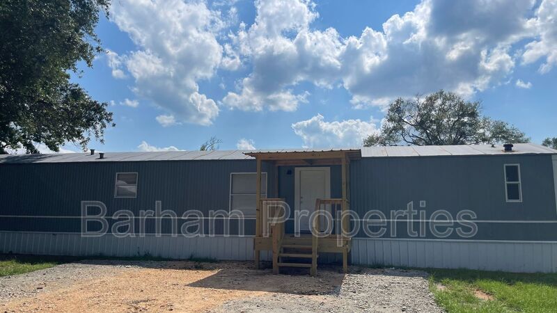 4096 Farm to Market 1275 in Nacogdoches, TX - Foto de edificio