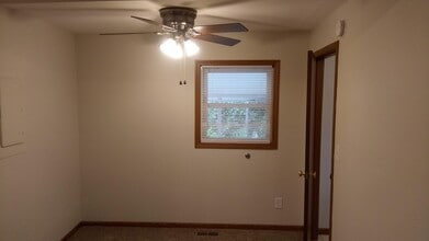 215 Polk Ave in Charleston, IL - Building Photo - Building Photo