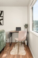 120 W Cora Ave, Unit 120 in Spokane, WA - Foto de edificio - Building Photo
