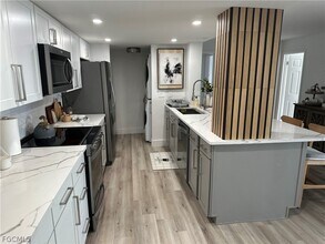 1900 Clifford St in Ft. Myers, FL - Building Photo - Building Photo