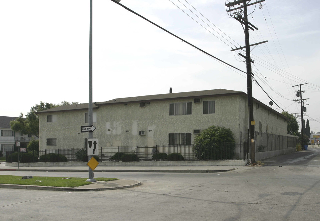 4201 McClung Dr in Los Angeles, CA - Building Photo