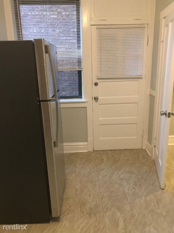 3222 N Karlov Ave-Unit -#2S in Chicago, IL - Building Photo - Building Photo