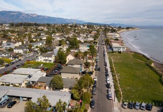 6746 Del Playa Dr in Goleta, CA - Building Photo - Building Photo