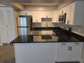 34711 Jefferson Ave in Harrison Township, MI - Building Photo