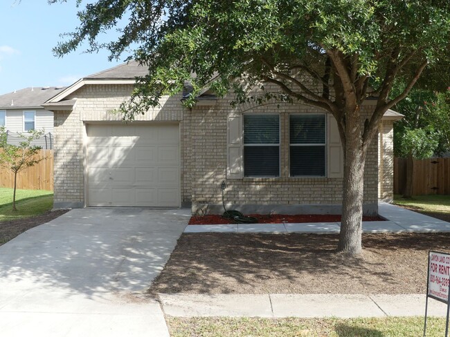 117 Longhorn Way in Cibolo, TX - Building Photo - Building Photo