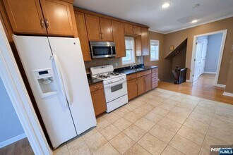 205 Valley Brook Ave in Lyndhurst, NJ - Building Photo - Building Photo