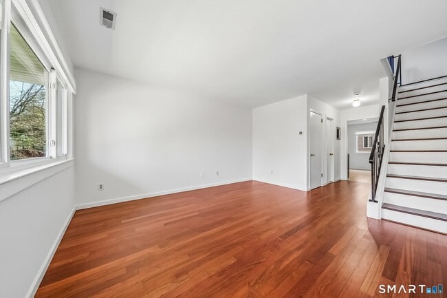 14 Ferris Ave in Norwalk, CT - Building Photo - Building Photo