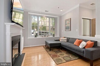 2414 19th St NW, Unit Apt. #34 in Washington, DC - Building Photo - Building Photo