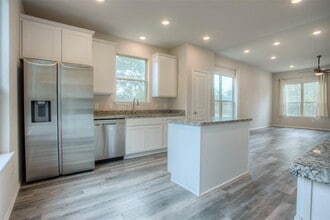 4 Big Lake Cir in Huntsville, TX - Building Photo - Building Photo