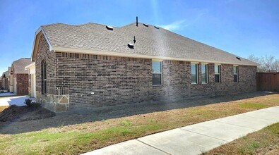 1000 Chip St in Little Elm, TX - Foto de edificio - Building Photo