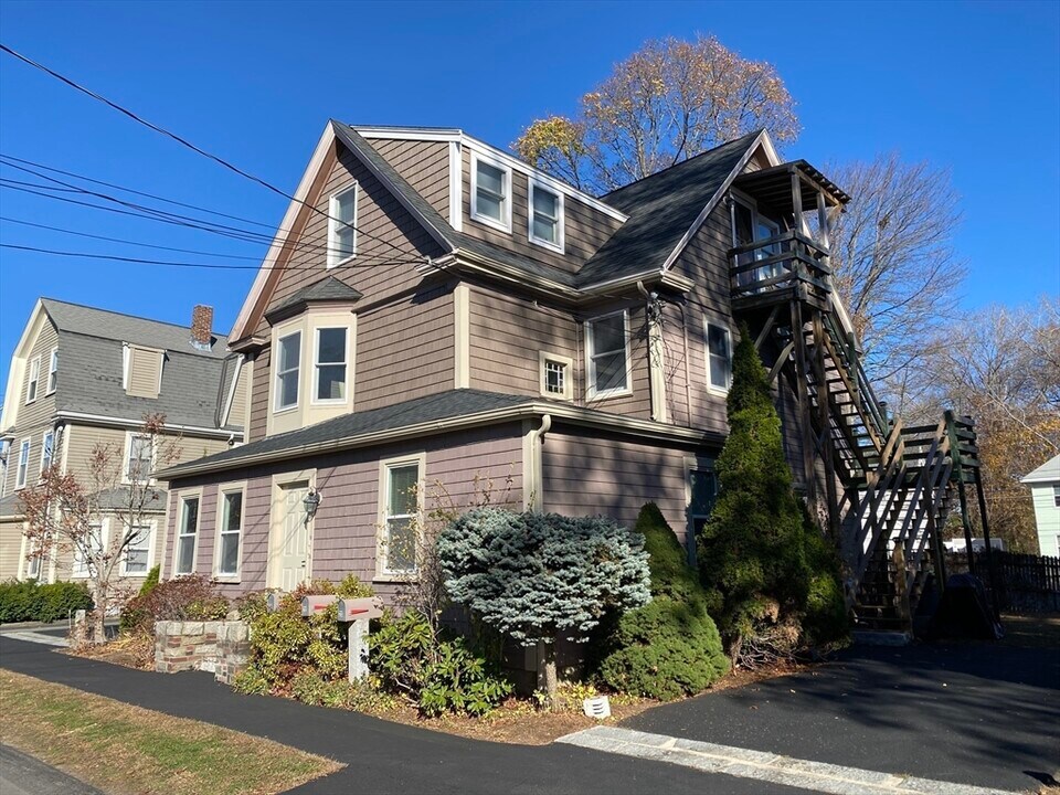 18 Highland Terrace-Unit -18 in Needham, MA - Building Photo