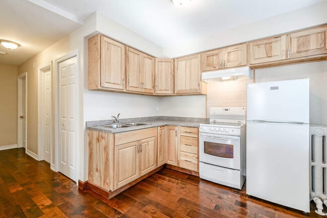 91 Carrick Ave in Hamilton, ON - Building Photo - Building Photo