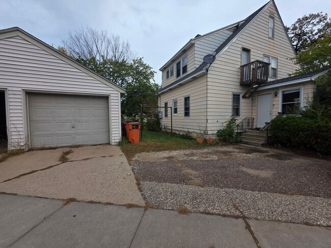 2840 3rd St in Eau Claire, WI - Building Photo - Building Photo