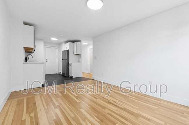 303 Broadway in Lynn, MA - Building Photo - Building Photo