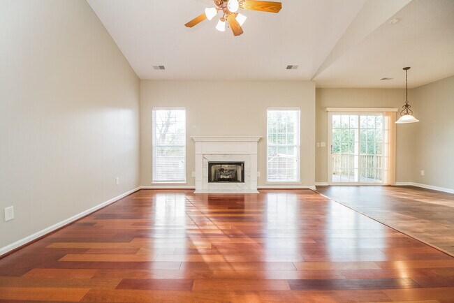 1008 Solomon Ln in Spring Hill, TN - Building Photo - Building Photo