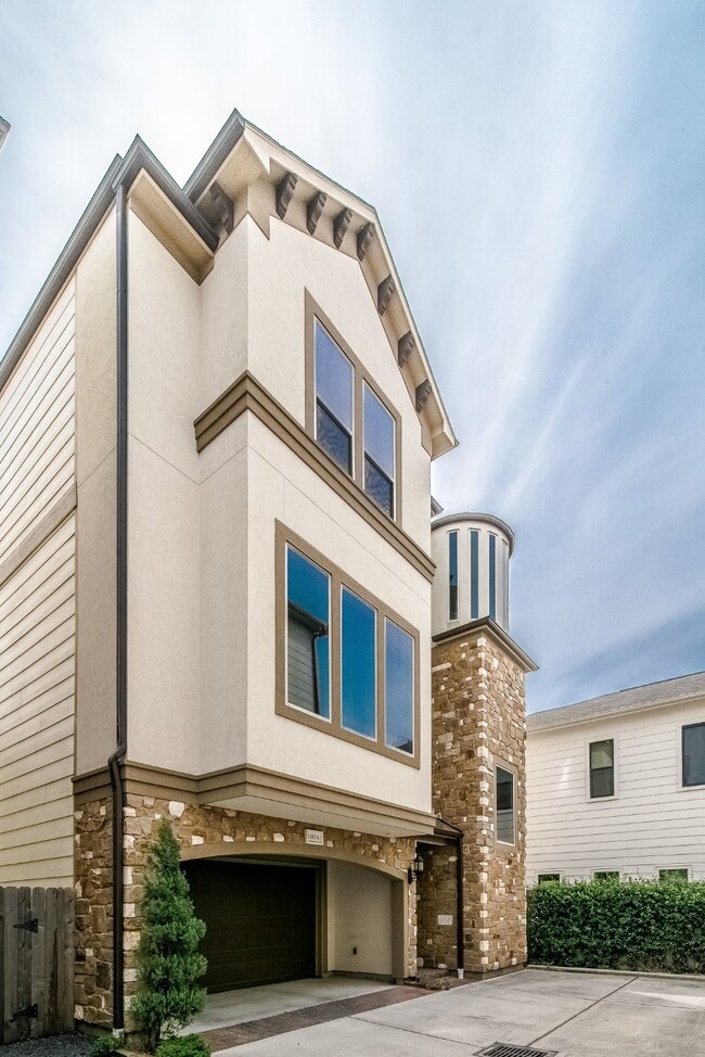 property at 1610 Knox St