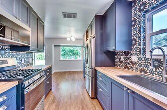 10713 Berthound Dr in Austin, TX - Building Photo - Building Photo