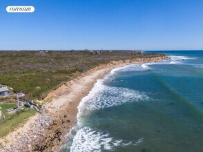 100 Deforest Rd in Montauk, NY - Foto de edificio - Building Photo