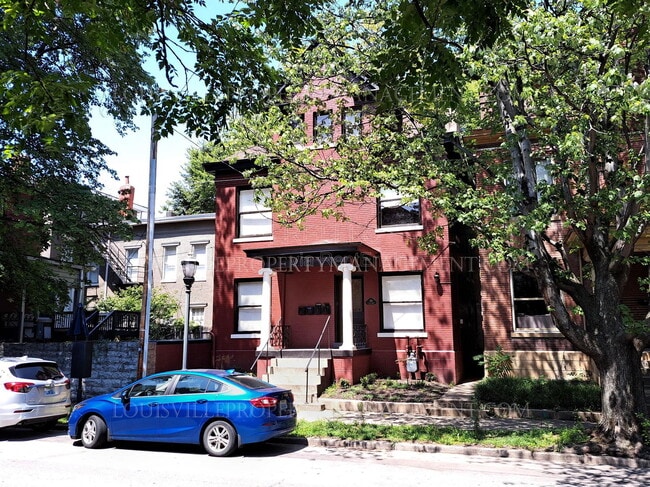 property at 319 W Lee St
