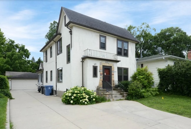 145 W Diamond Lake Rd in Minneapolis, MN - Building Photo - Building Photo