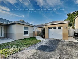 7215 SW 42nd Ct in Davie, FL - Building Photo