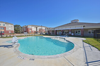 EMLI at Pecan Creek in Aubrey, TX - Foto de edificio - Building Photo