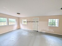 8759 E Bourne Dr in Jonesboro, GA - Building Photo - Building Photo