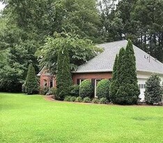 341 Pebble Trail in Alpharetta, GA - Building Photo