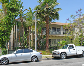 215 N La Peer Dr in Beverly Hills, CA - Building Photo - Building Photo