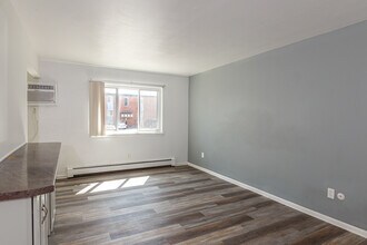 Hillsdale Apartments in Lansing, MI - Foto de edificio - Building Photo