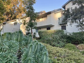 6966 Park Mesa Way in San Diego, CA - Building Photo