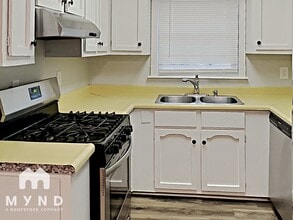 3257 Bobbie Ln in Decatur, GA - Foto de edificio - Building Photo