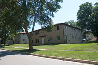 335 W Newhall Ave in Waukesha, WI - Foto de edificio - Building Photo