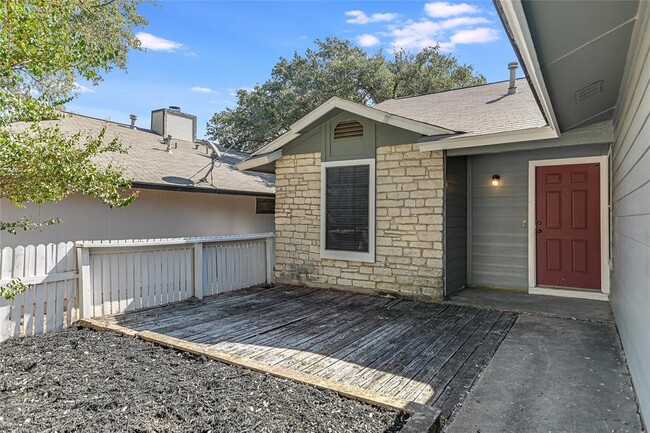 12905 Odie Ln in Austin, TX - Foto de edificio - Building Photo